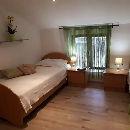 Apartma Marisol *